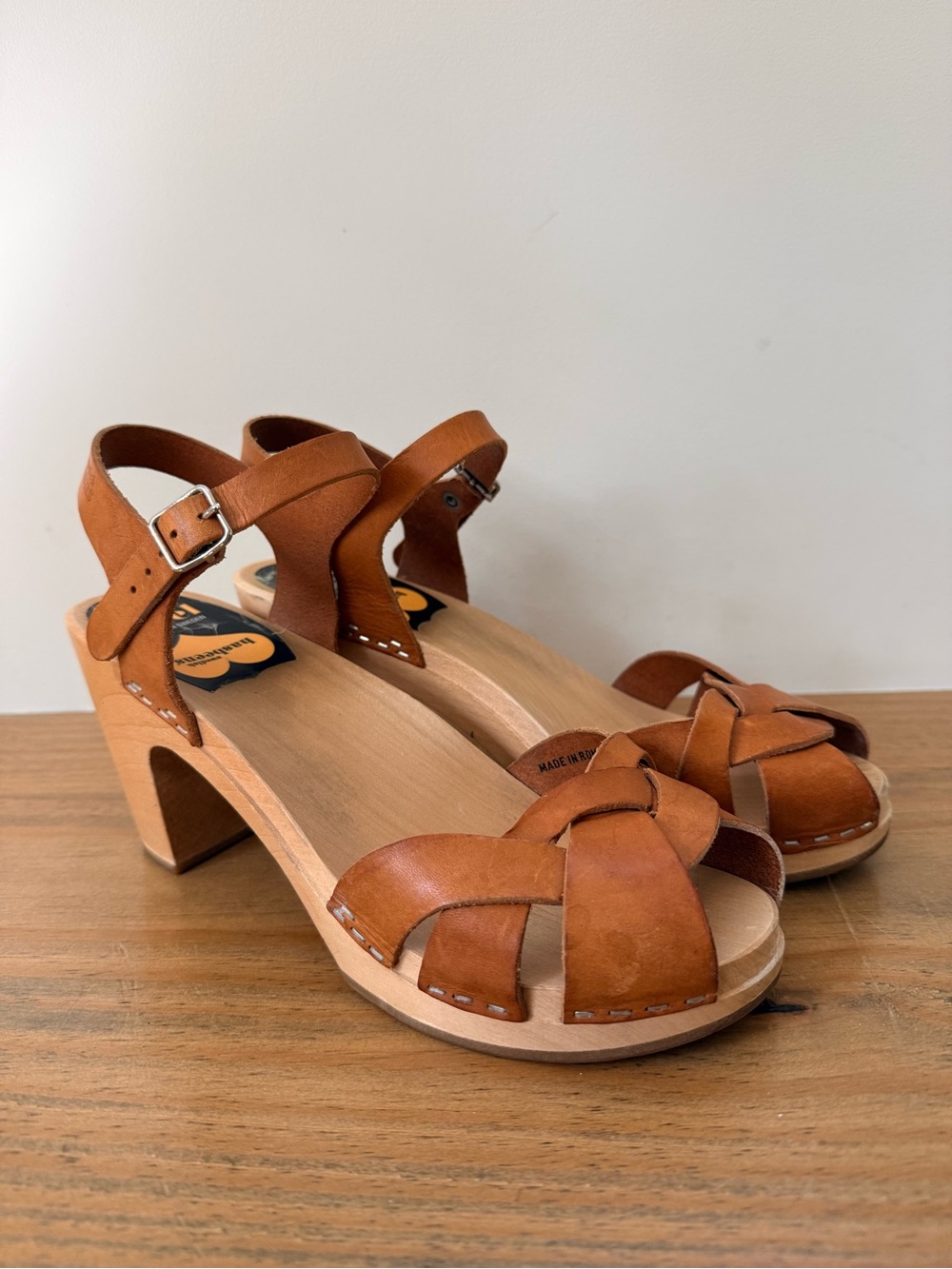Toffel Swedish Hasbeens - Size 8US/39Euro - EUC